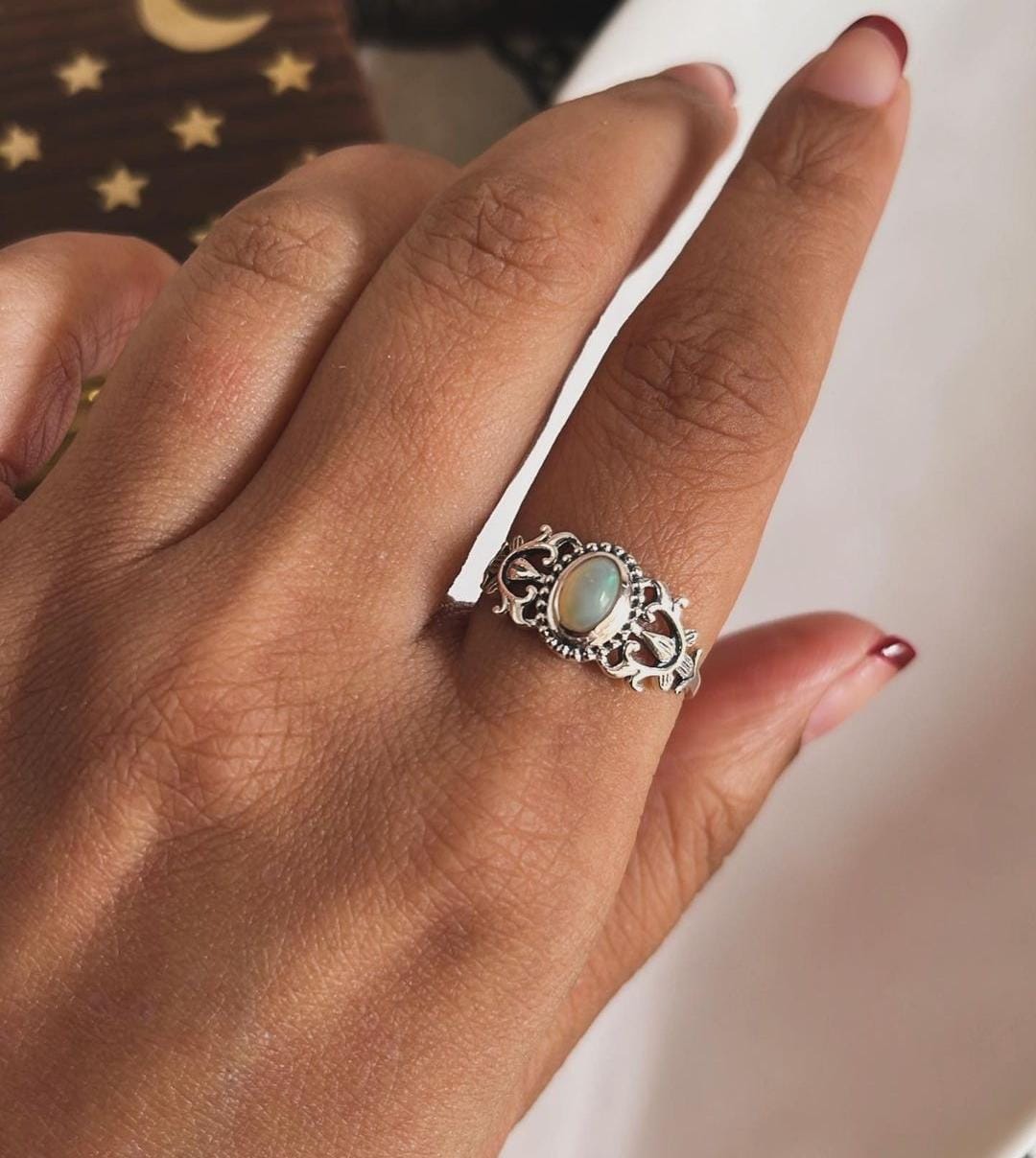 Elegant vintage silver ring with opal stone