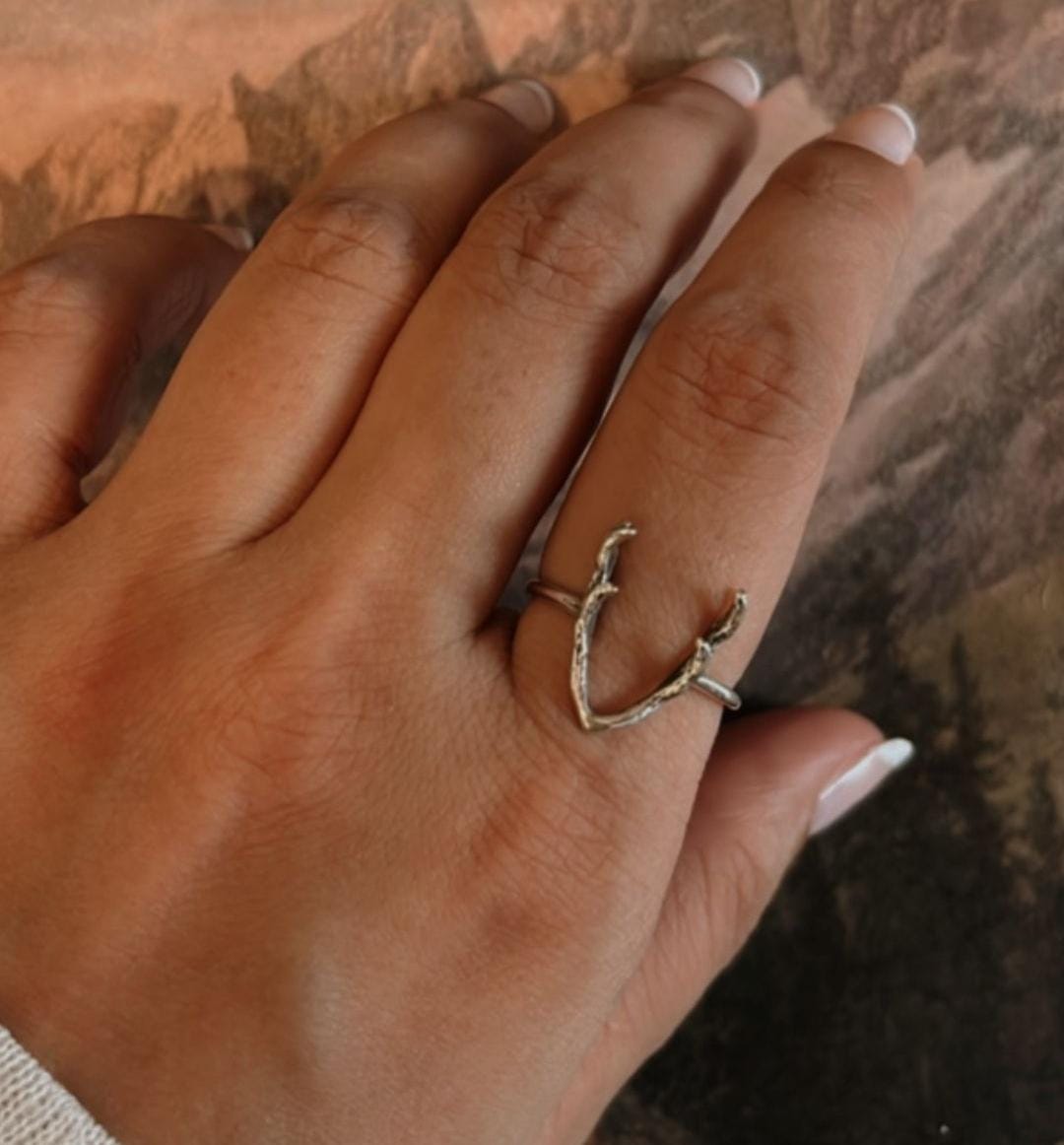 Minimalist Antler 2 silver ring in polished sterling silver.
