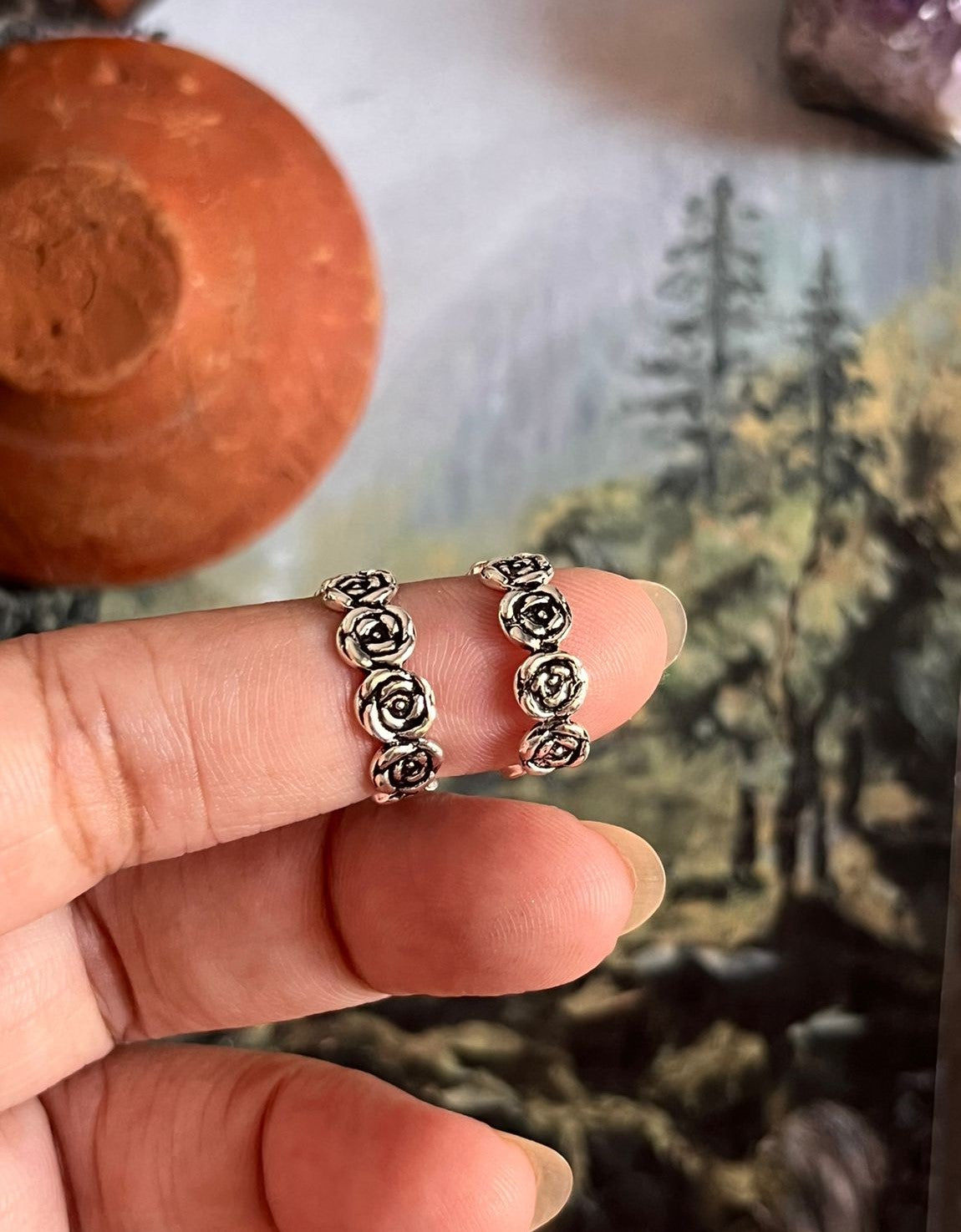 Roses band pure silver toe ring with floral design