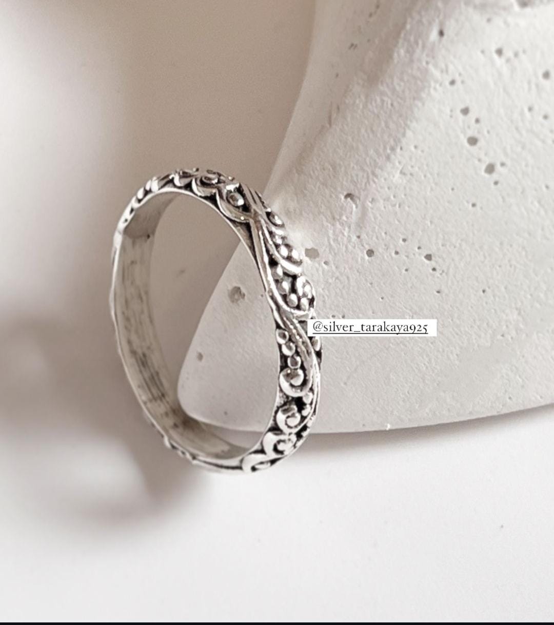 Antique Style Silver Ring with Thin Band