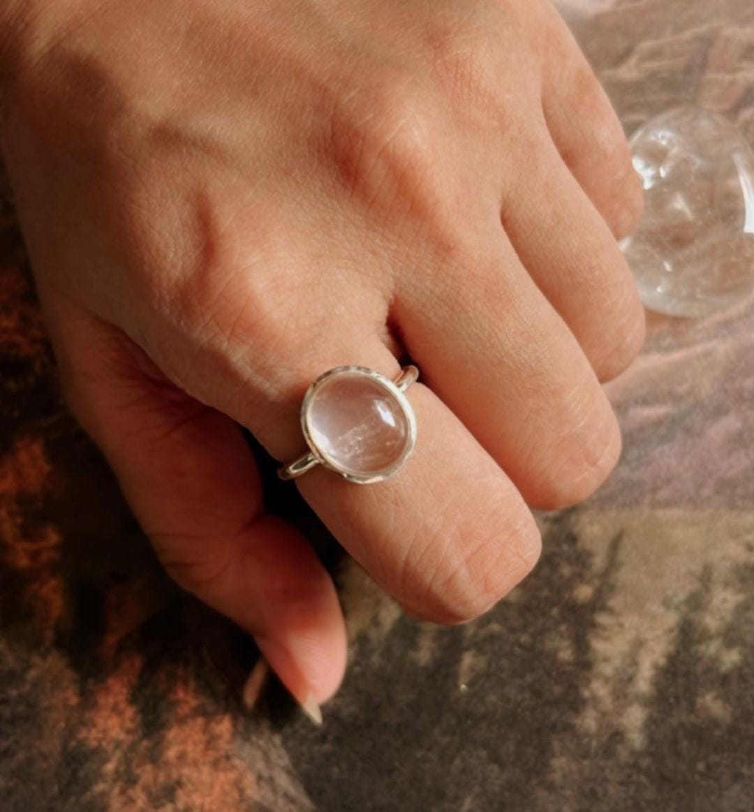 Sleek and elegant rose quartz oval ring in sterling silver