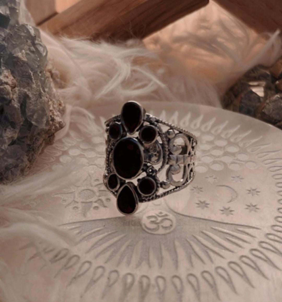 Vintage Silver Ring with Black Onyx and Filigree Design