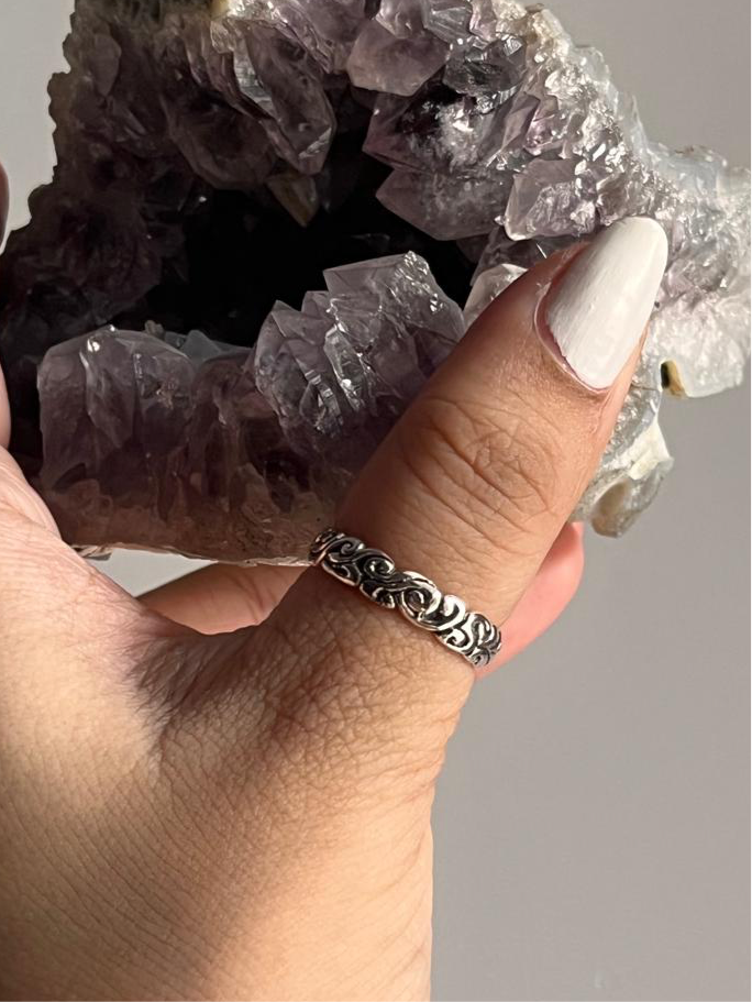Medium Vintage Motif Band Ring
