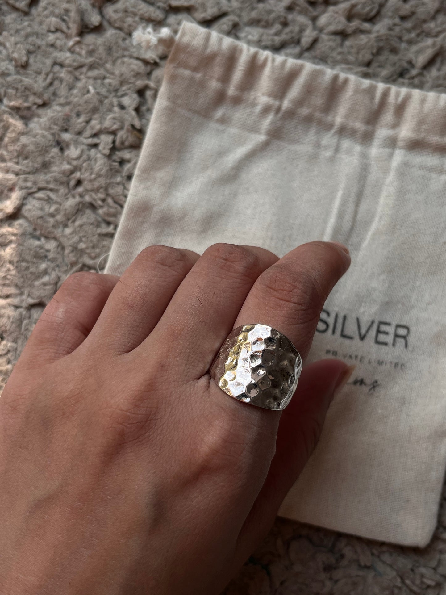 Chic hammered silver chunky ring for a fashionable style