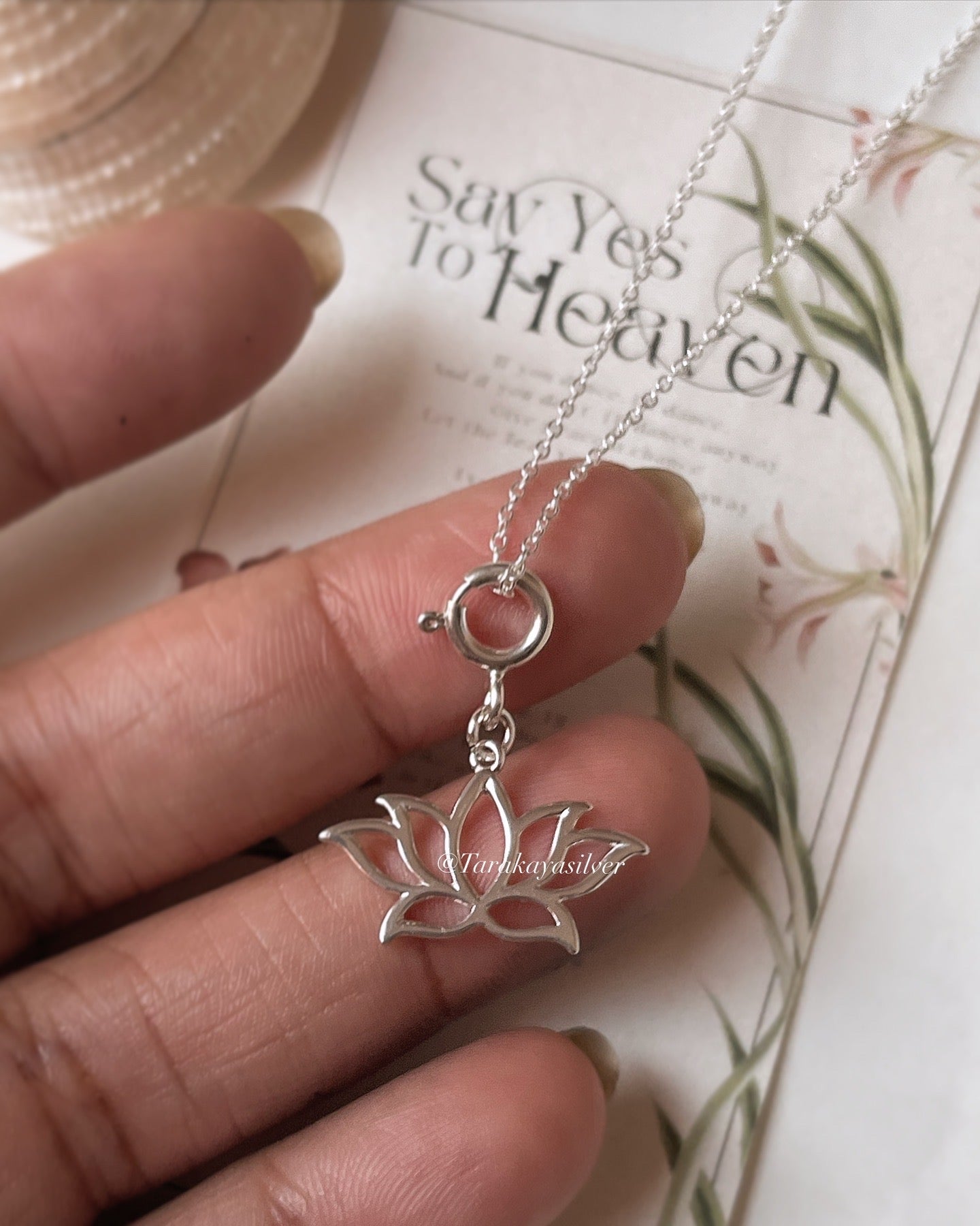 Elegant 925 silver necklace with lotus flower pendant