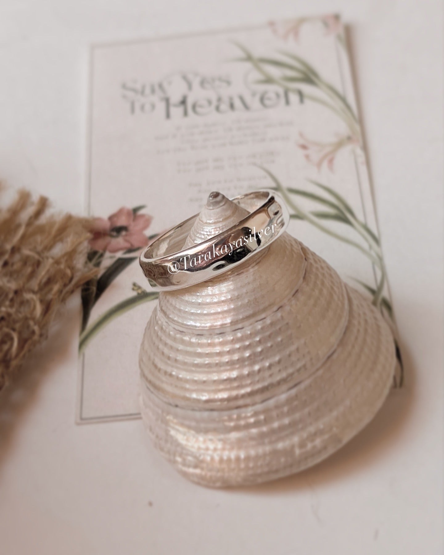 Unisex 925 silver ring with hammered texture and thick band