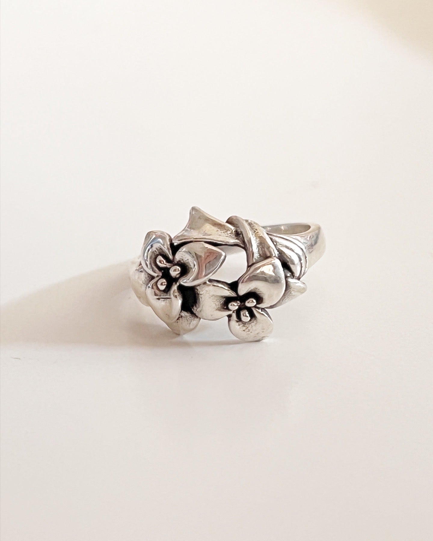 Beautiful Flower Cluster Ring