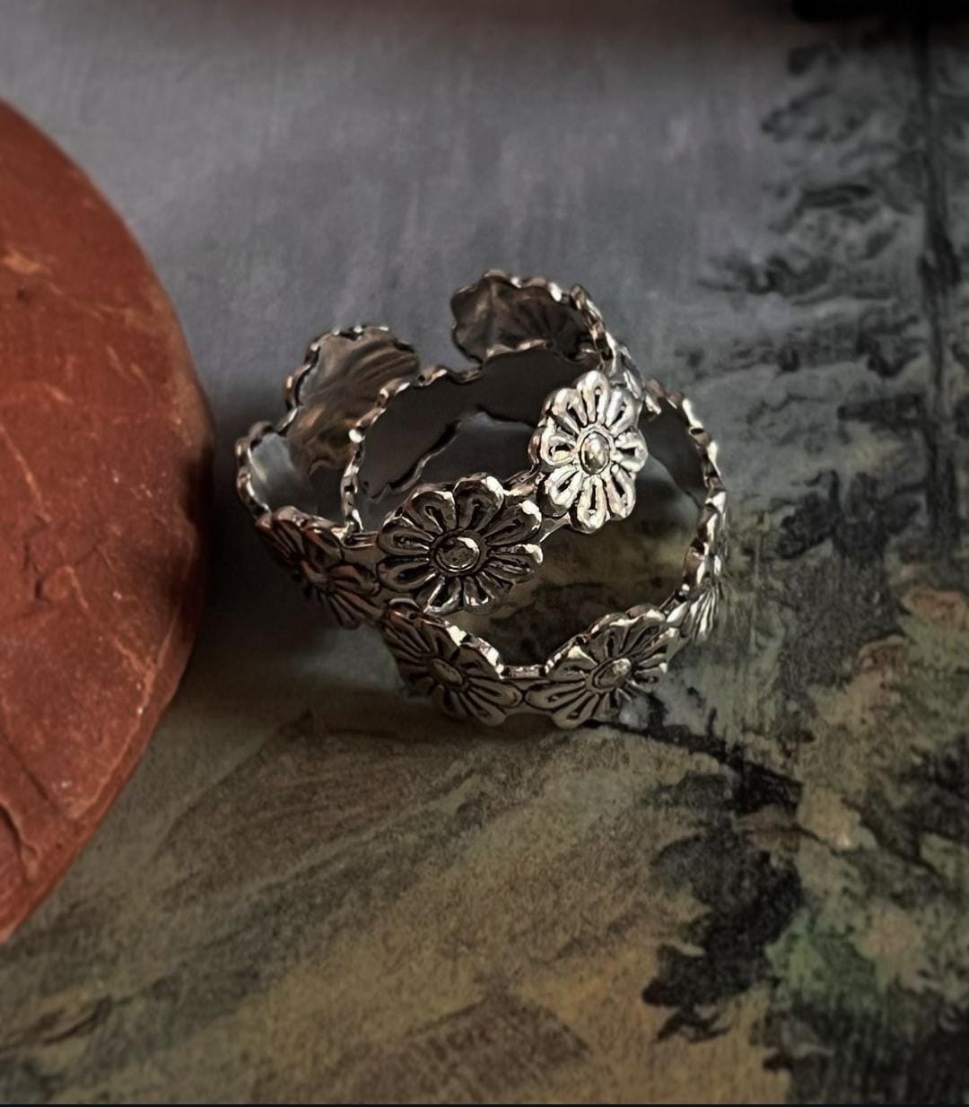 Handcrafted Flower Design Silver Toe Ring