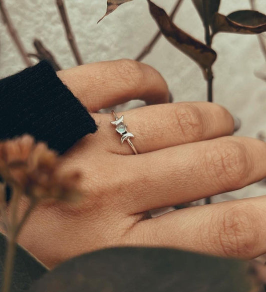 Elegant Moonstone Silver Ring with Moon Phases Design