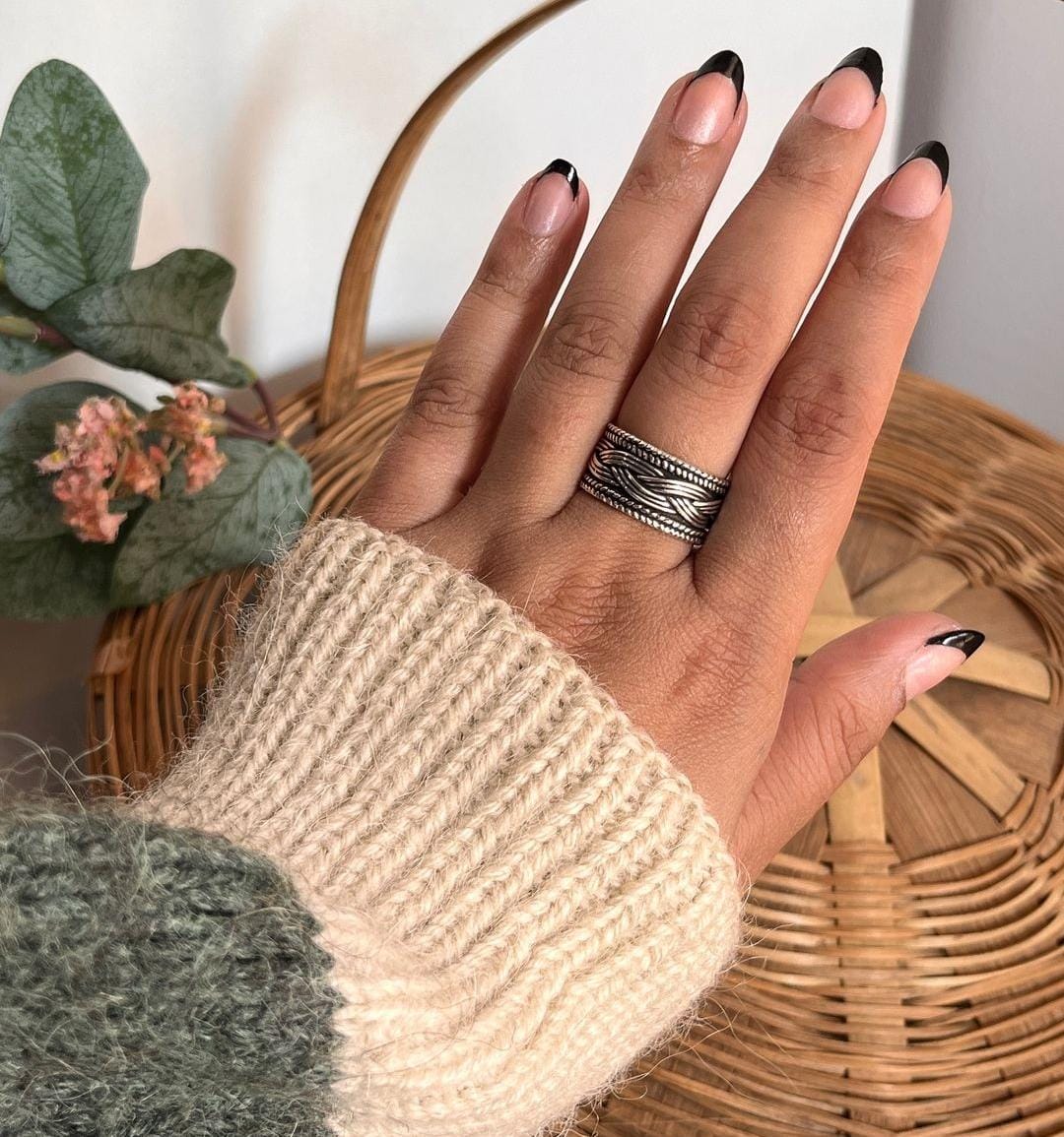 Charming tribal braided band ring in sterling silver