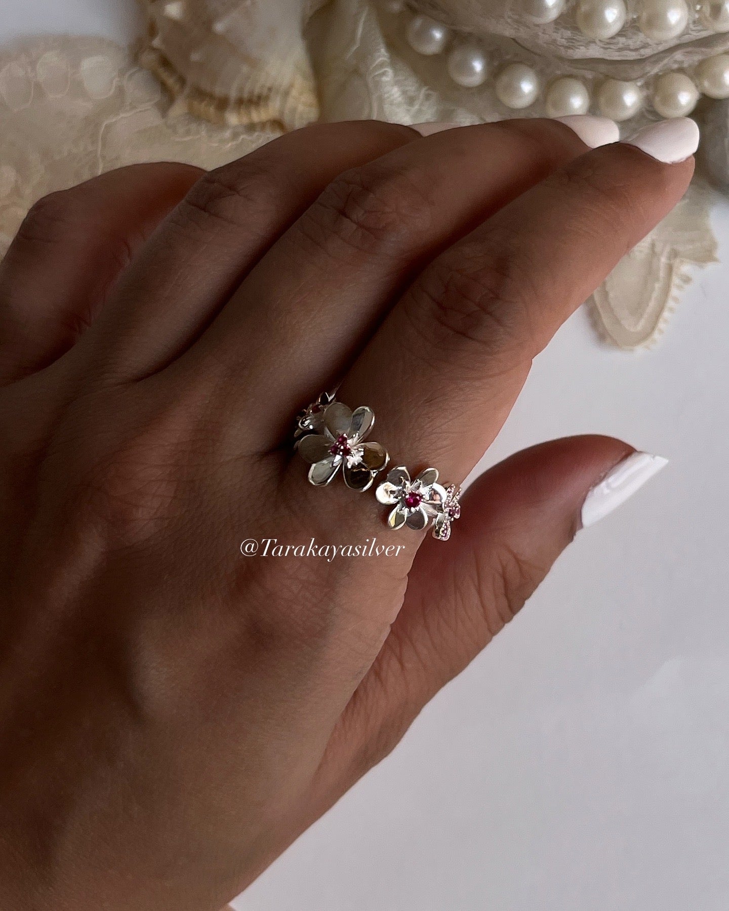 Adjustable statement 925 silver ring with ruby lab-grown flowers