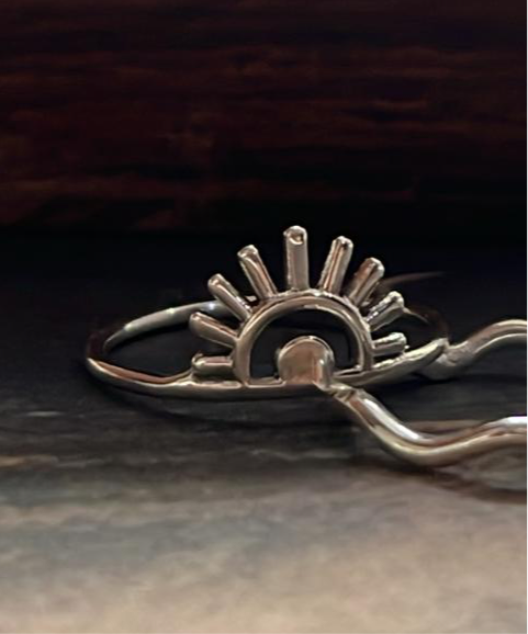 Delicate sunrise ring in 925 sterling silver