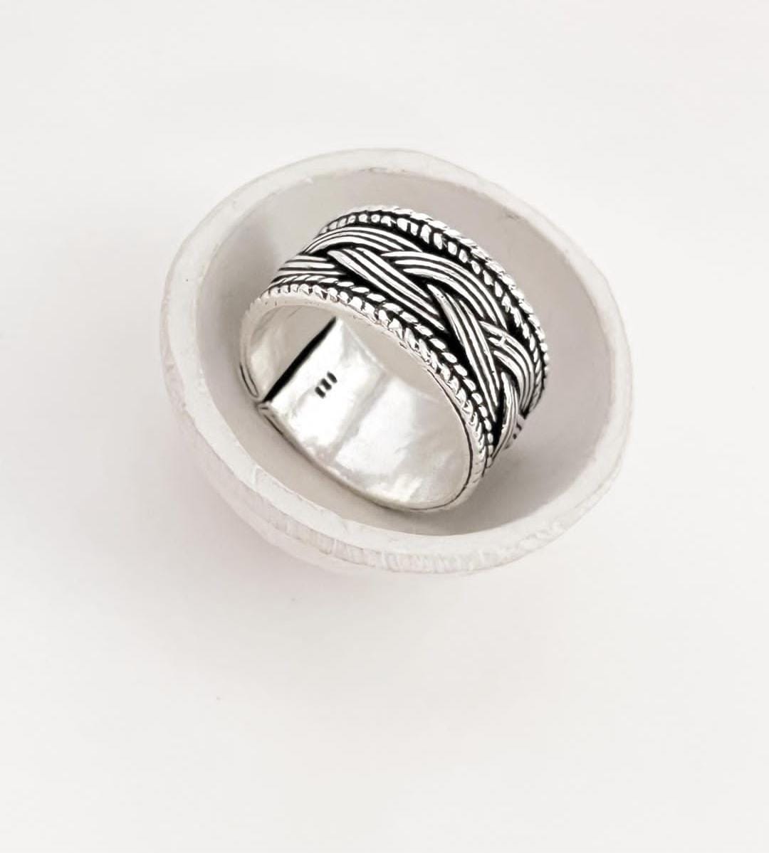 Charming tribal braided band ring in sterling silver