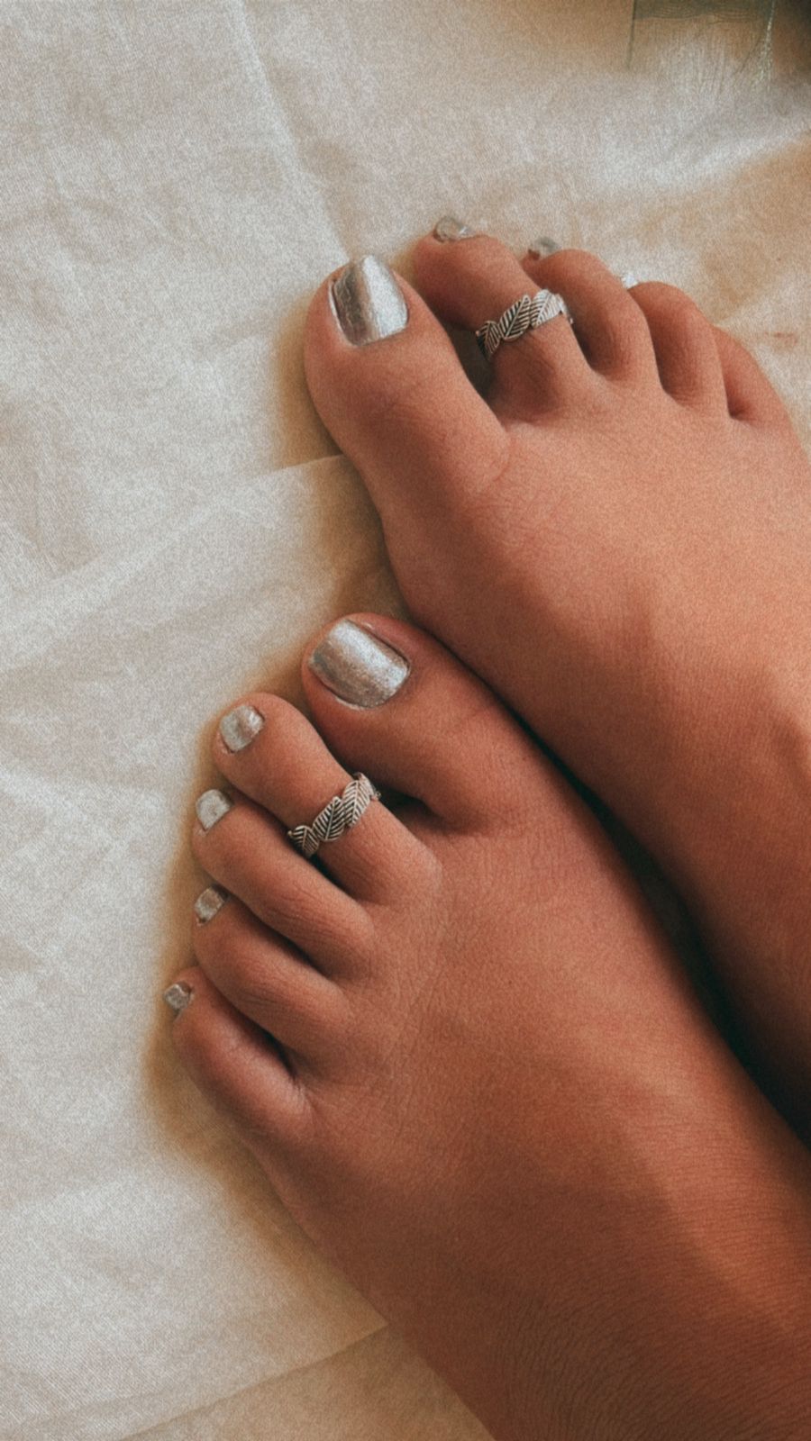 Leaf Design Band Toe Ring in Pure Silver for Timeless Appeal