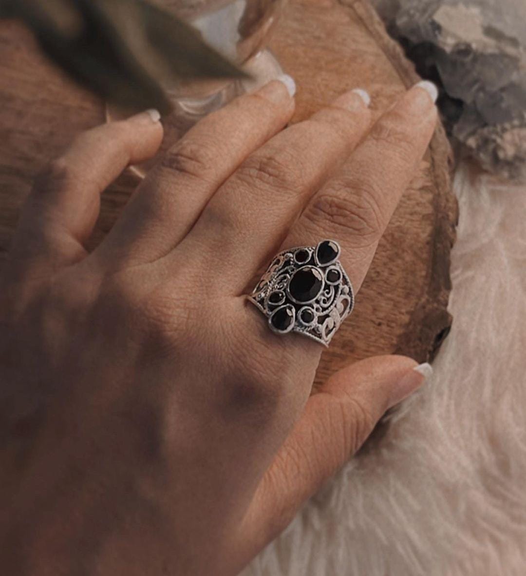 Sophisticated Vintage Filigree Silver Ring Featuring Black Onyx