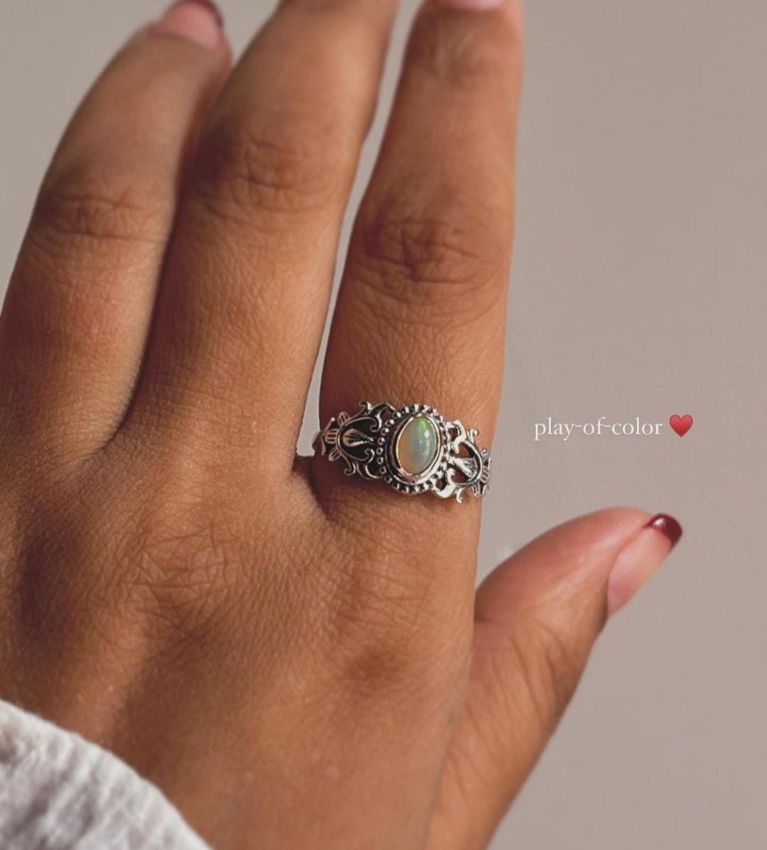 Charming vintage motif opal ring in sterling silver