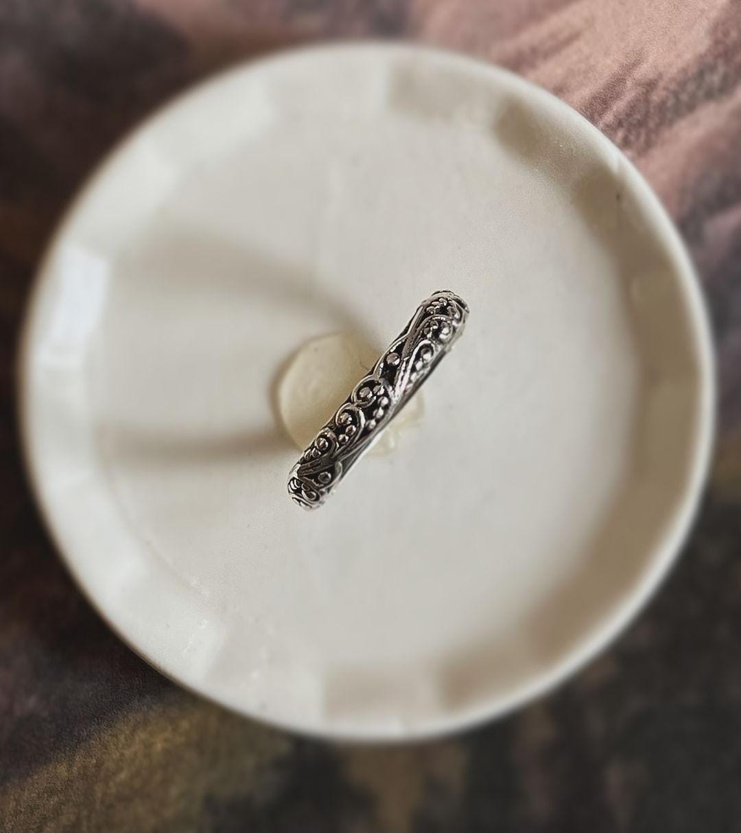Timeless Thin Silver Ring with Vintage Design