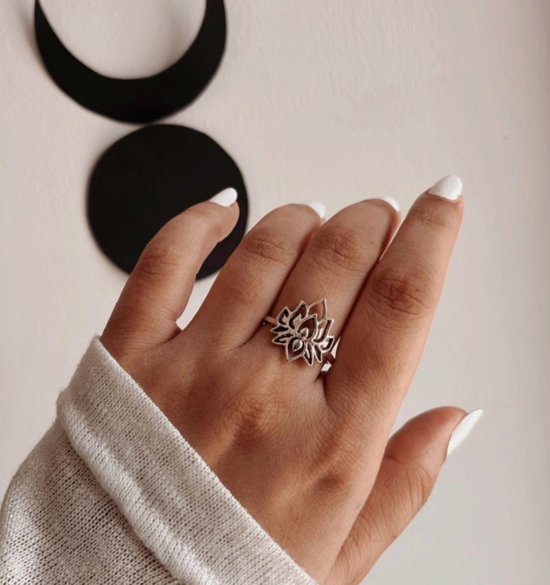 Exquisite big lotus silver ring for a spiritual and nature-inspired look.
