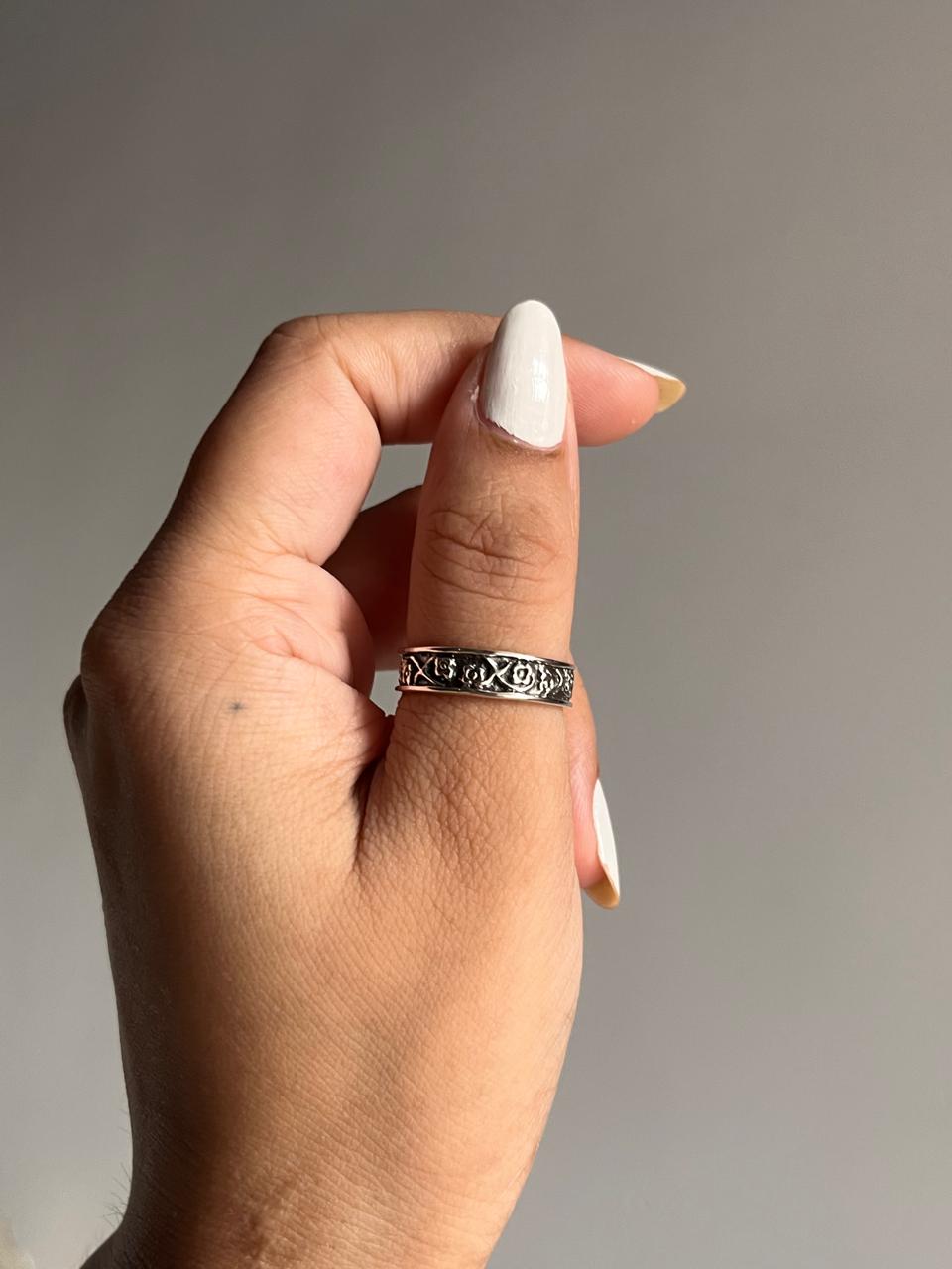 Stylish floral engraved band silver ring perfect for everyday wear