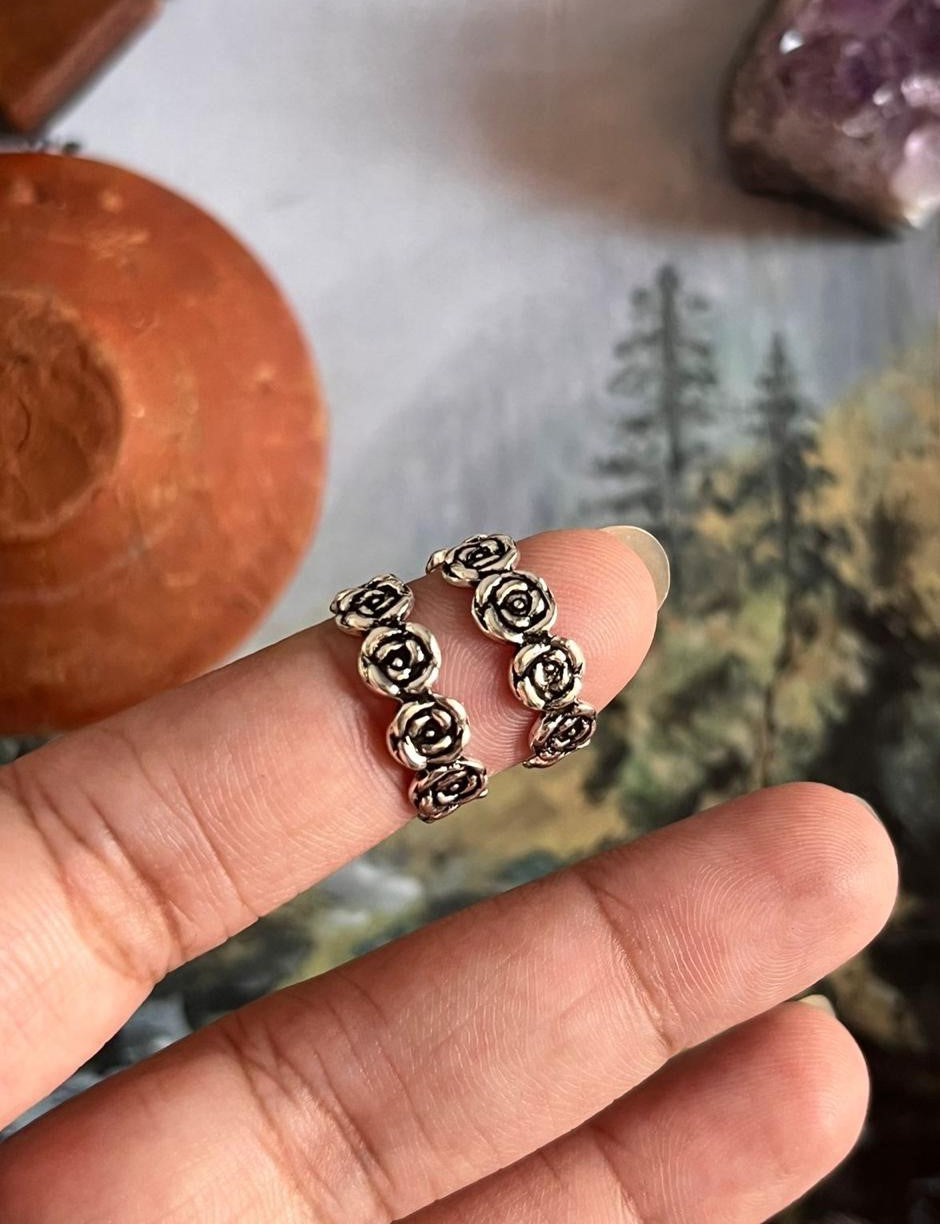 Timeless floral rose band pure silver toe ring