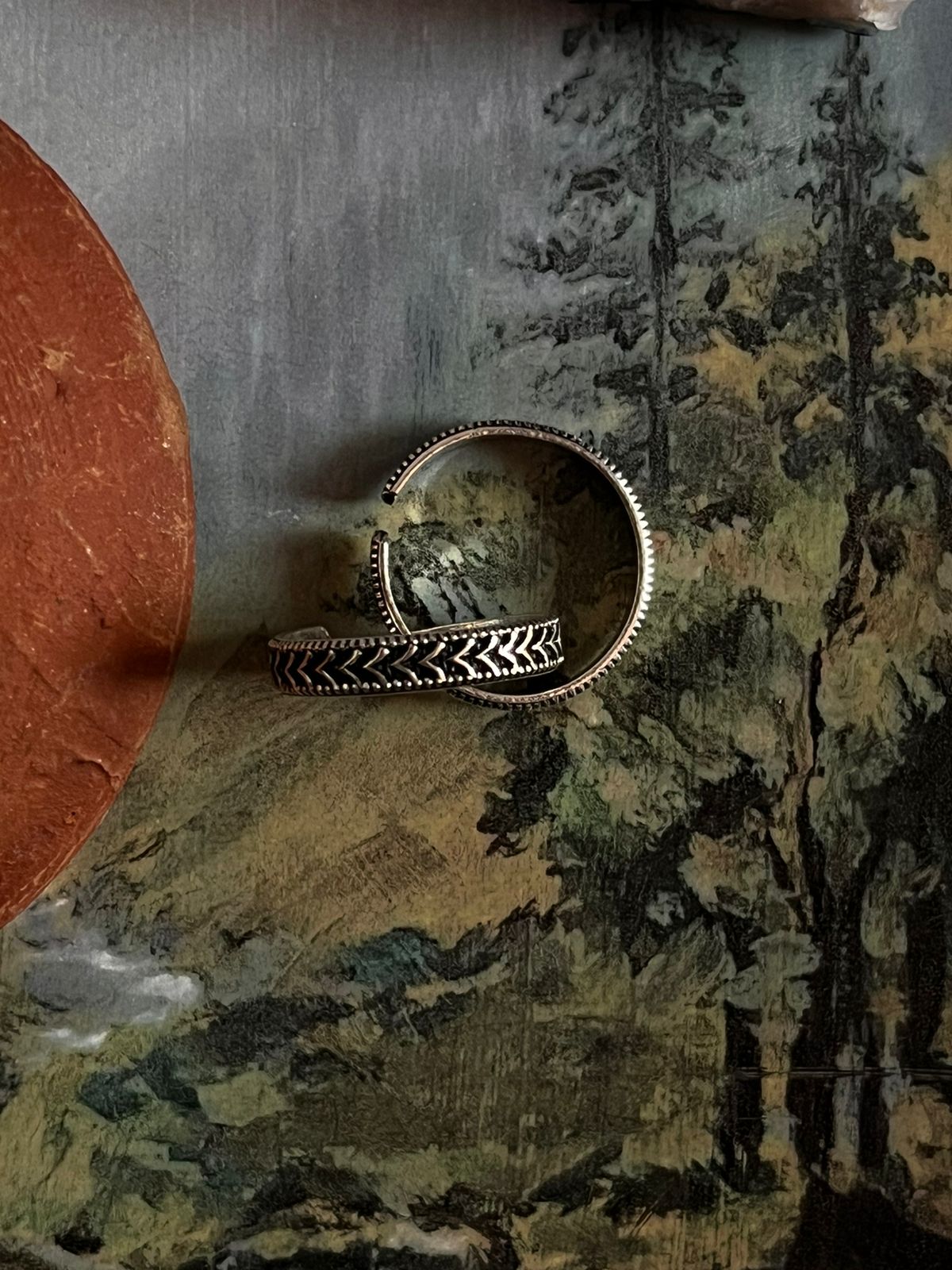 Minimalist V engraved toe ring in sterling silver