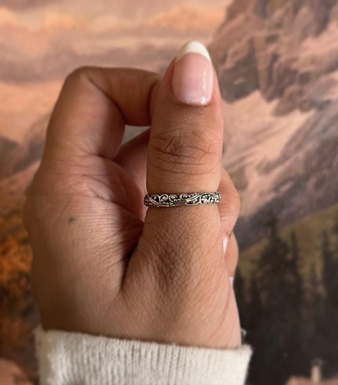 Vintage Design Silver Band Ring for Everyday Wear