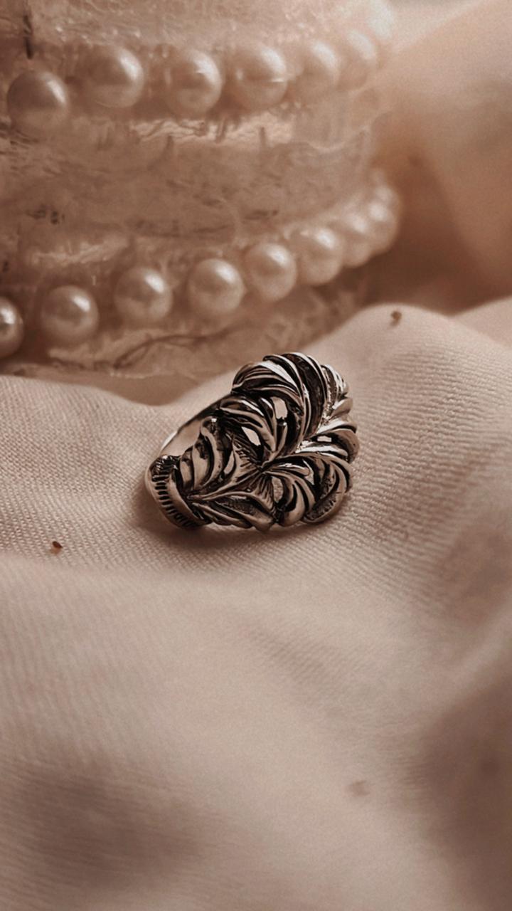 Chunky band ring with vintage patterns and bold design