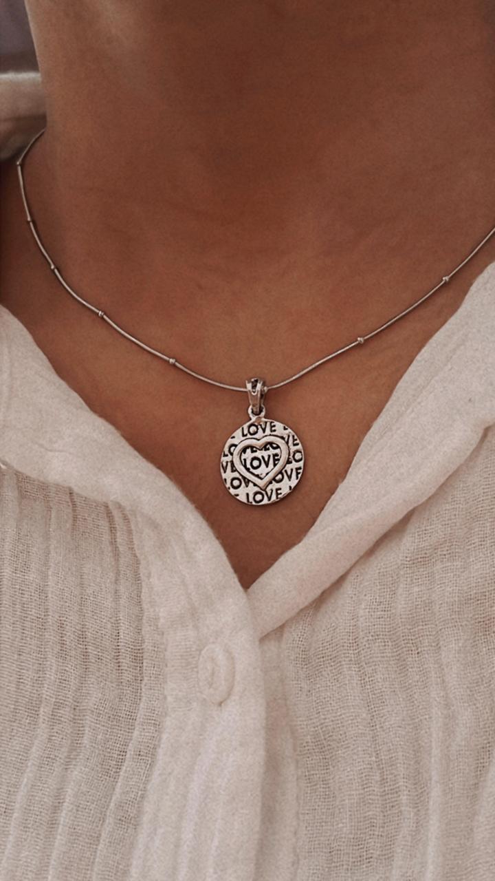 Charming Love Round Silver Pendant with Heartfelt Appeal