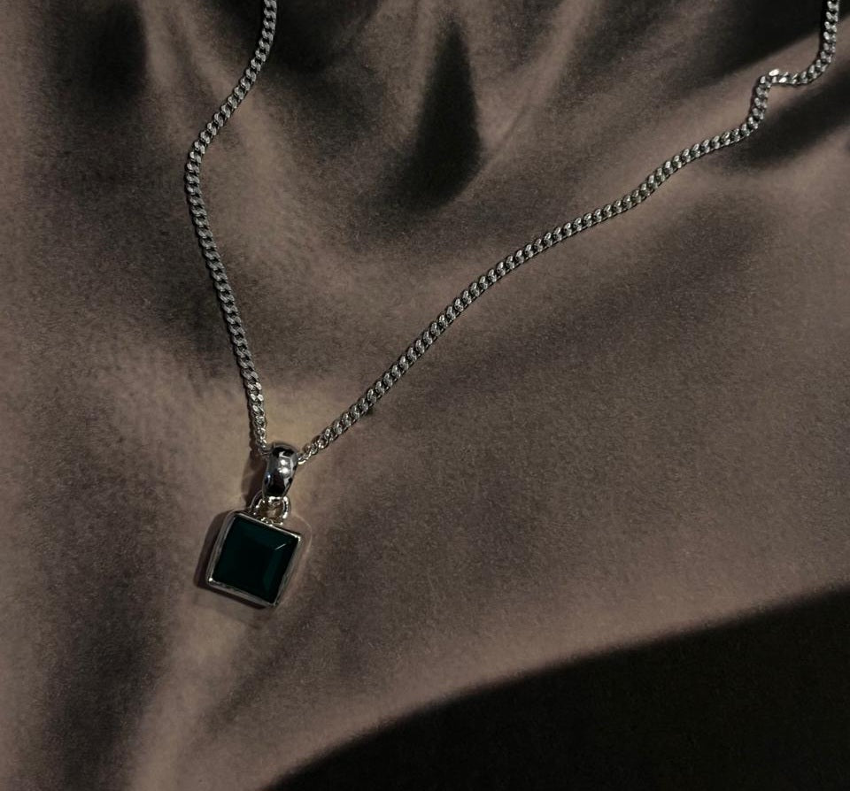 Timeless green onyx square cut pendant in sterling silver