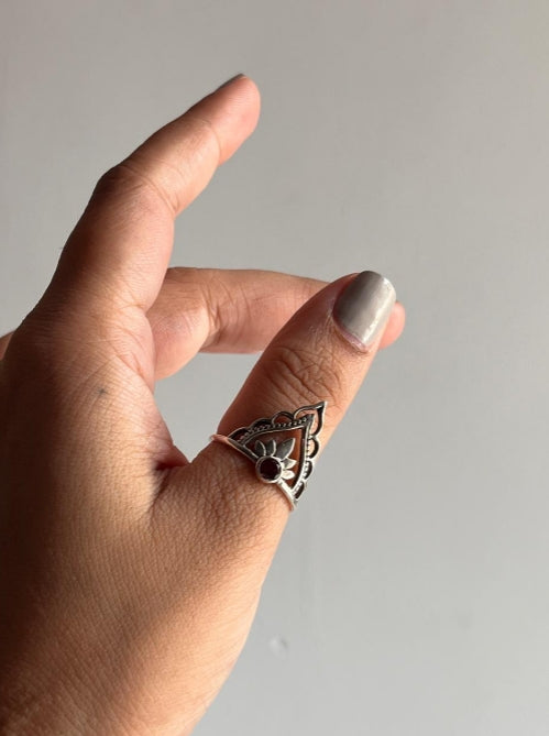Boho silver ring with garnet gemstone and crown design