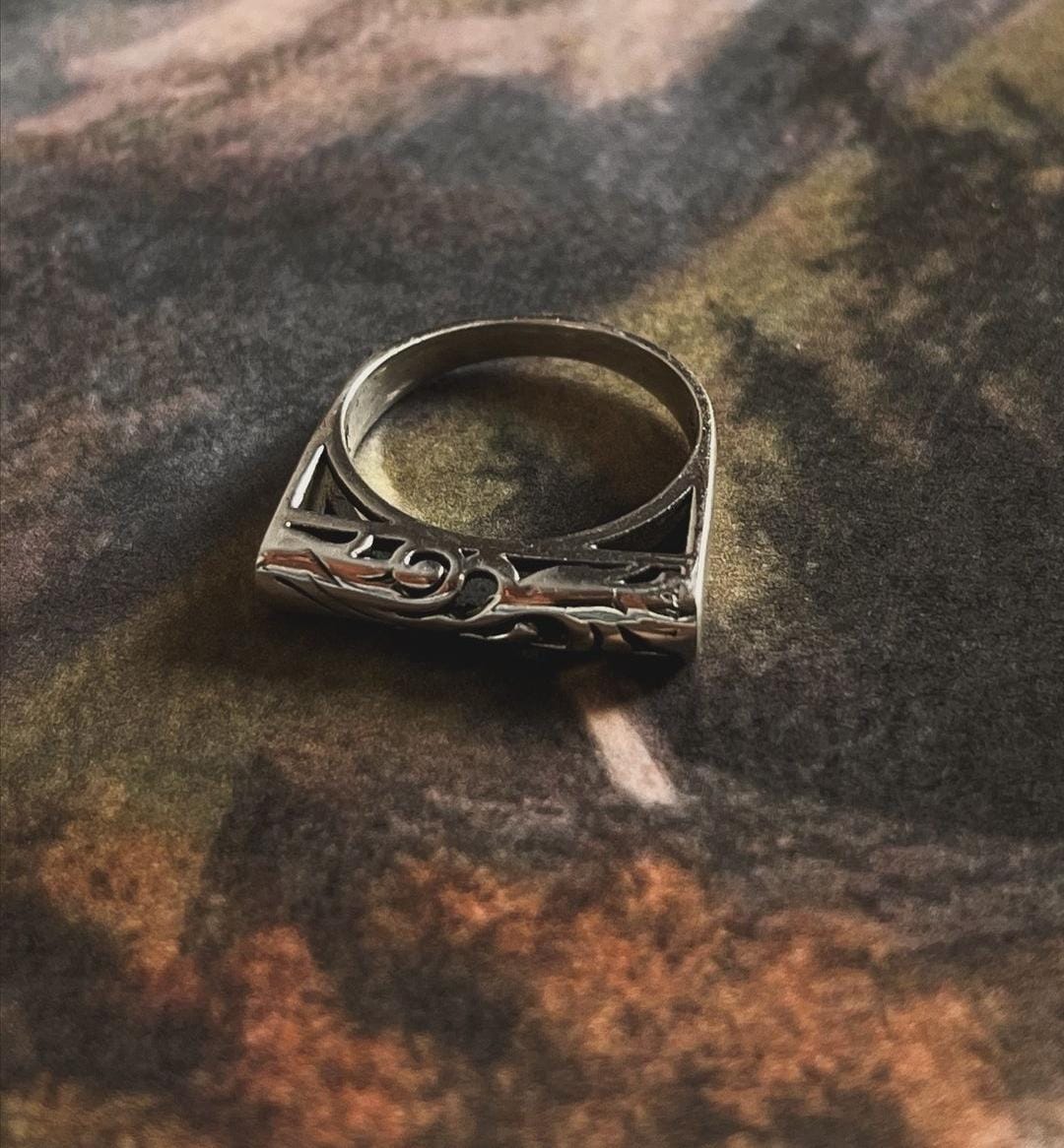 Timeless Vintage Signet Silver Ring
