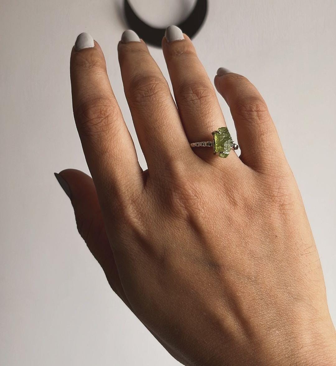 Natural Peridot Raw Uncut Silver Ring with Dot Design