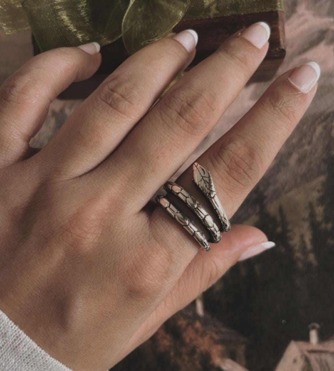 Striking serpent-themed chunky silver ring