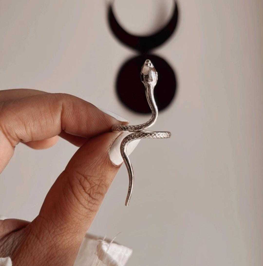Elegant serpent 2 silver ring with detailed craftsmanship