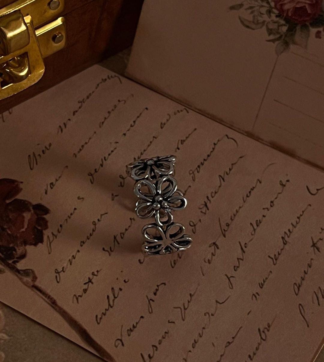 Unique Bloom Floral Adjustable Ring in Silver