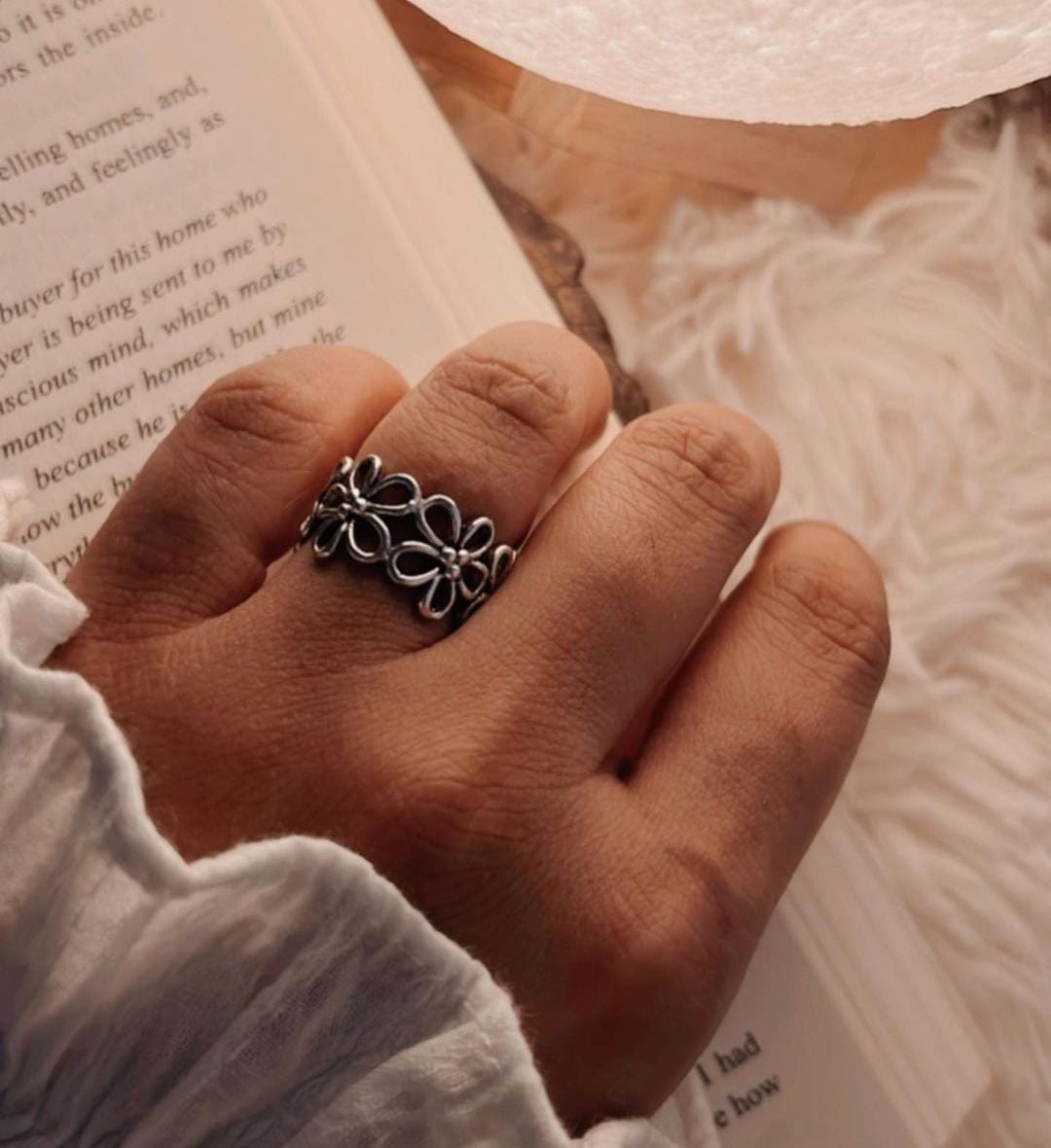 Stylish Silver Band Ring with Bloom Floral Design