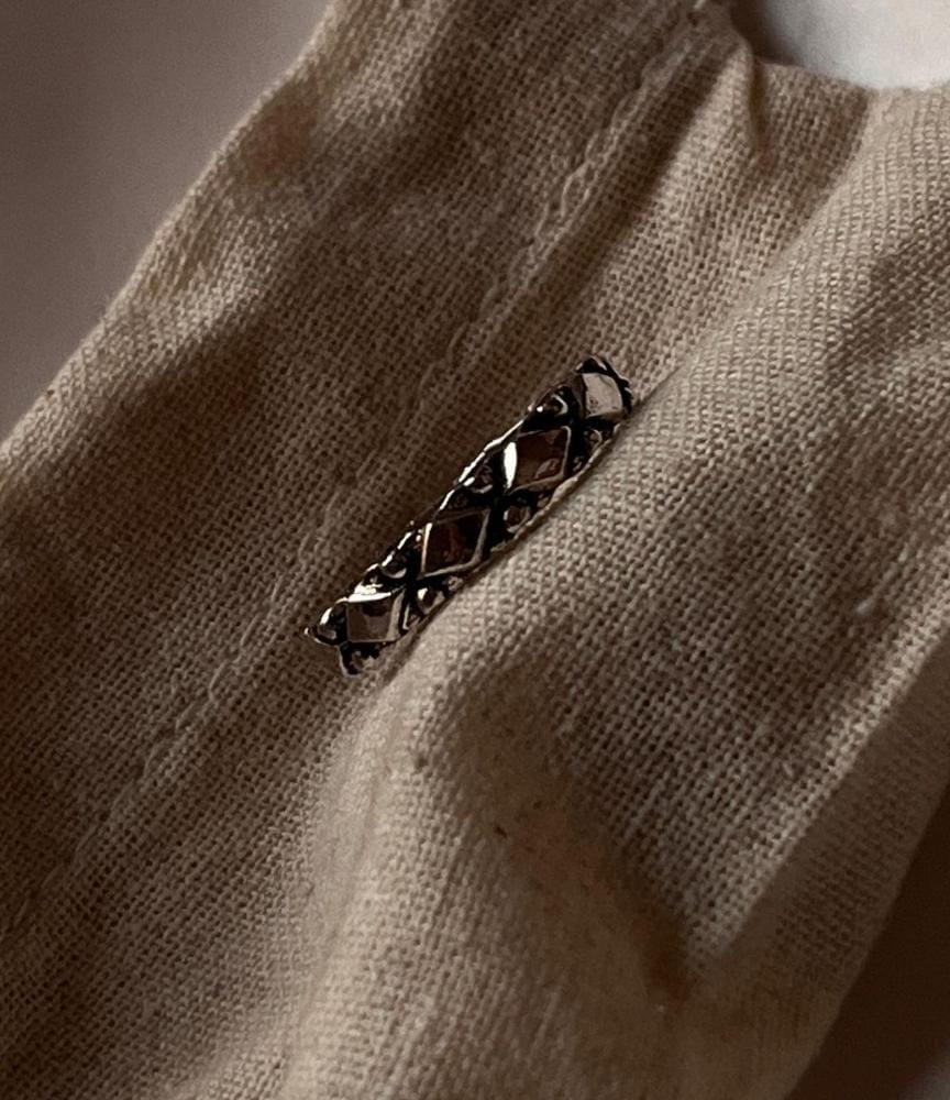 Elegant tribal Rawa silver band ring
