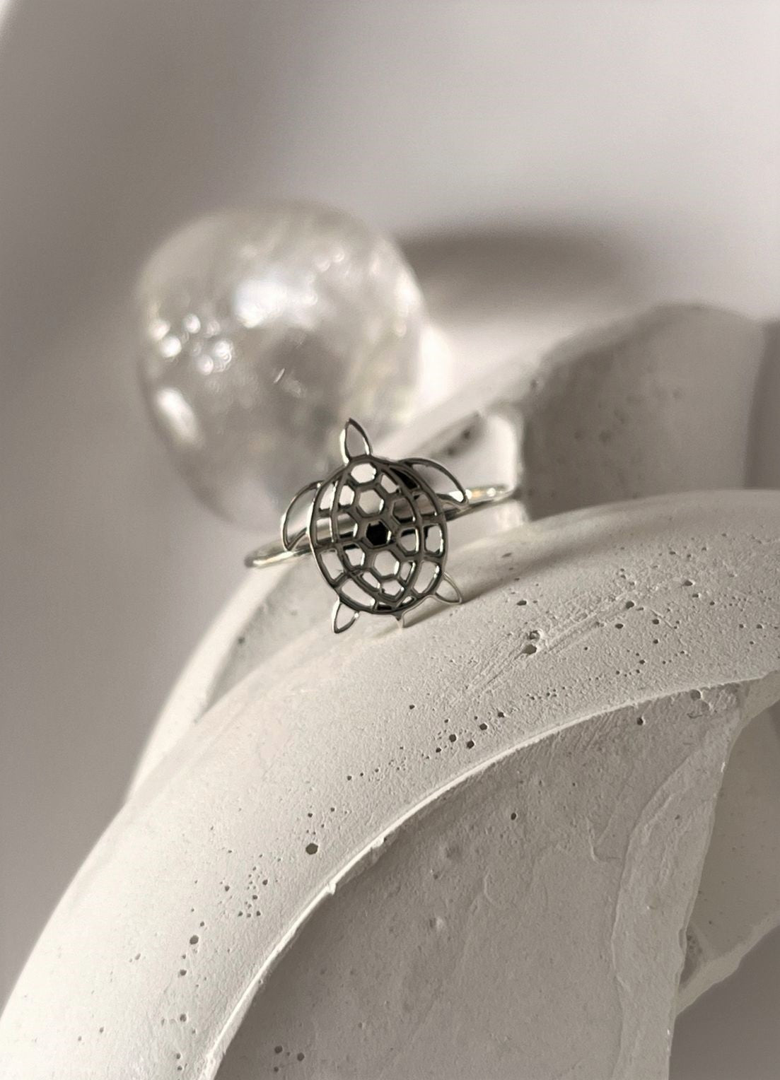 Stylish filigree tortoise ring in sterling silver