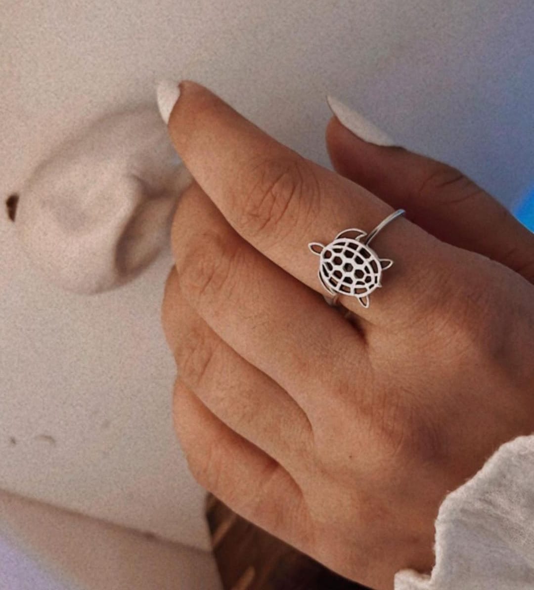 Elegant tortoise filigree design silver ring