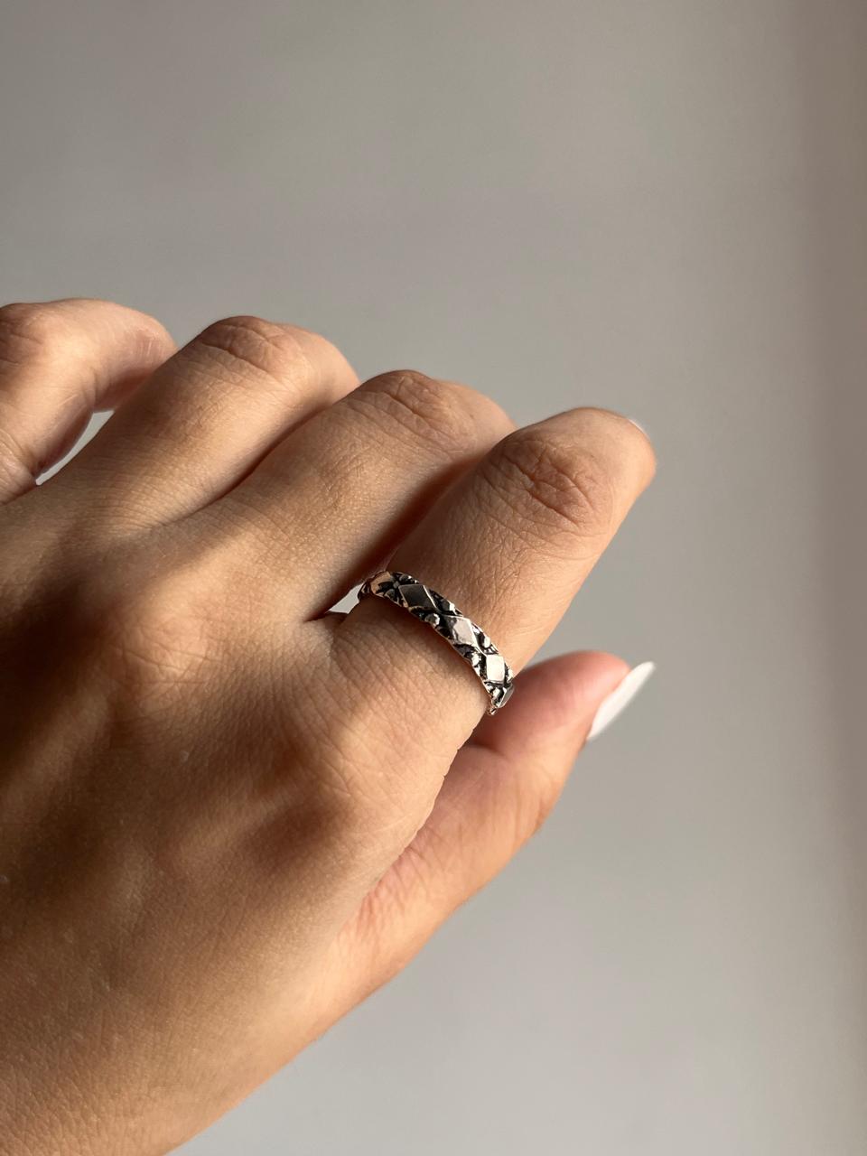 Bold tribal Rawa design band ring in silver