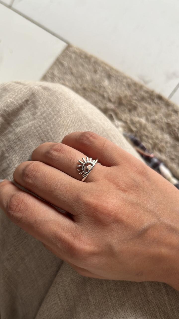 Unique sunrise silver ring with sunburst pattern