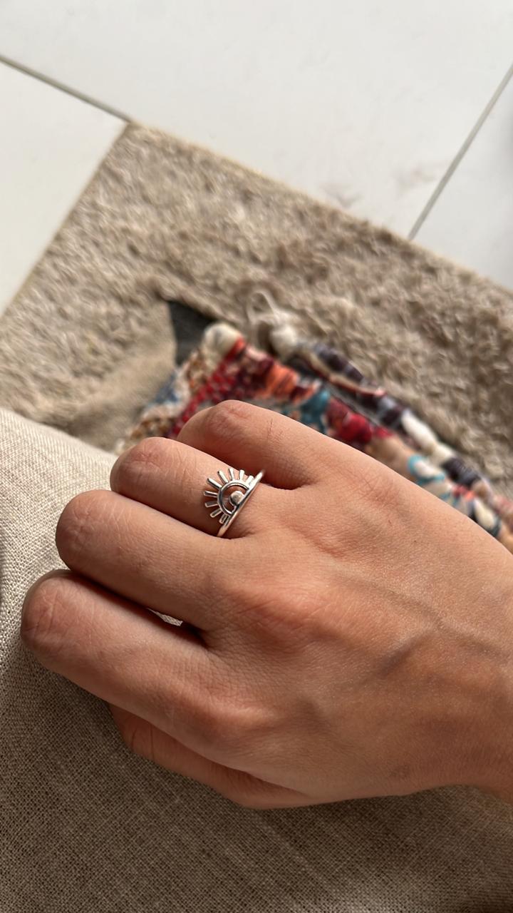 Sunrise-inspired silver ring