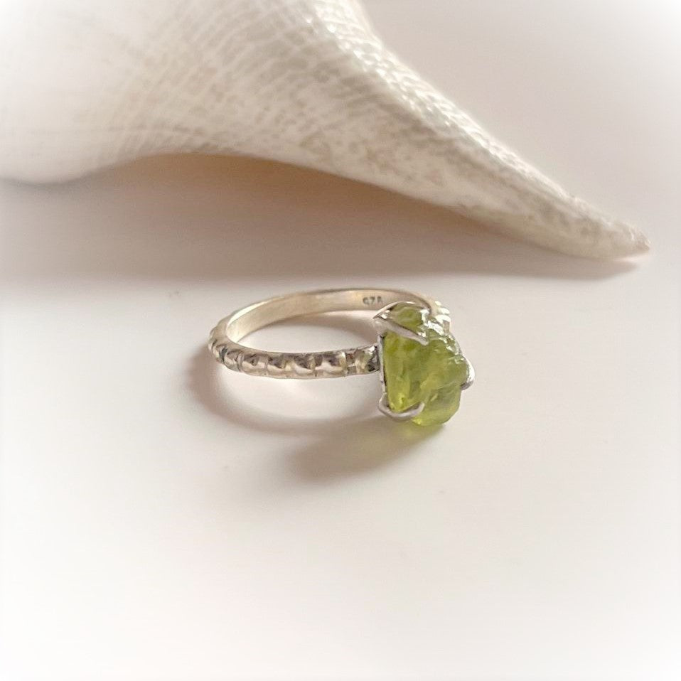 Stylish Peridot Raw Uncut Silver Ring with Dot Detail
