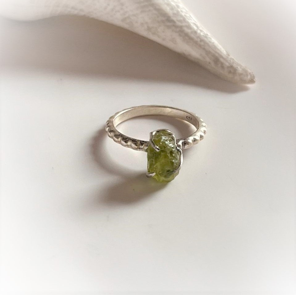 Boho Peridot Raw Uncut Dot Band Ring in Silver