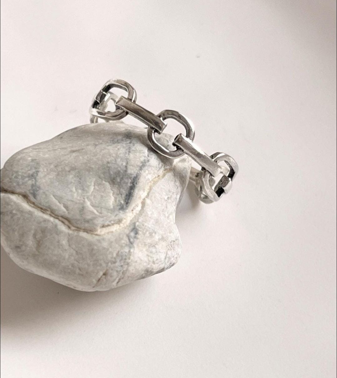 Link Band Silver Ring with Elegant Design