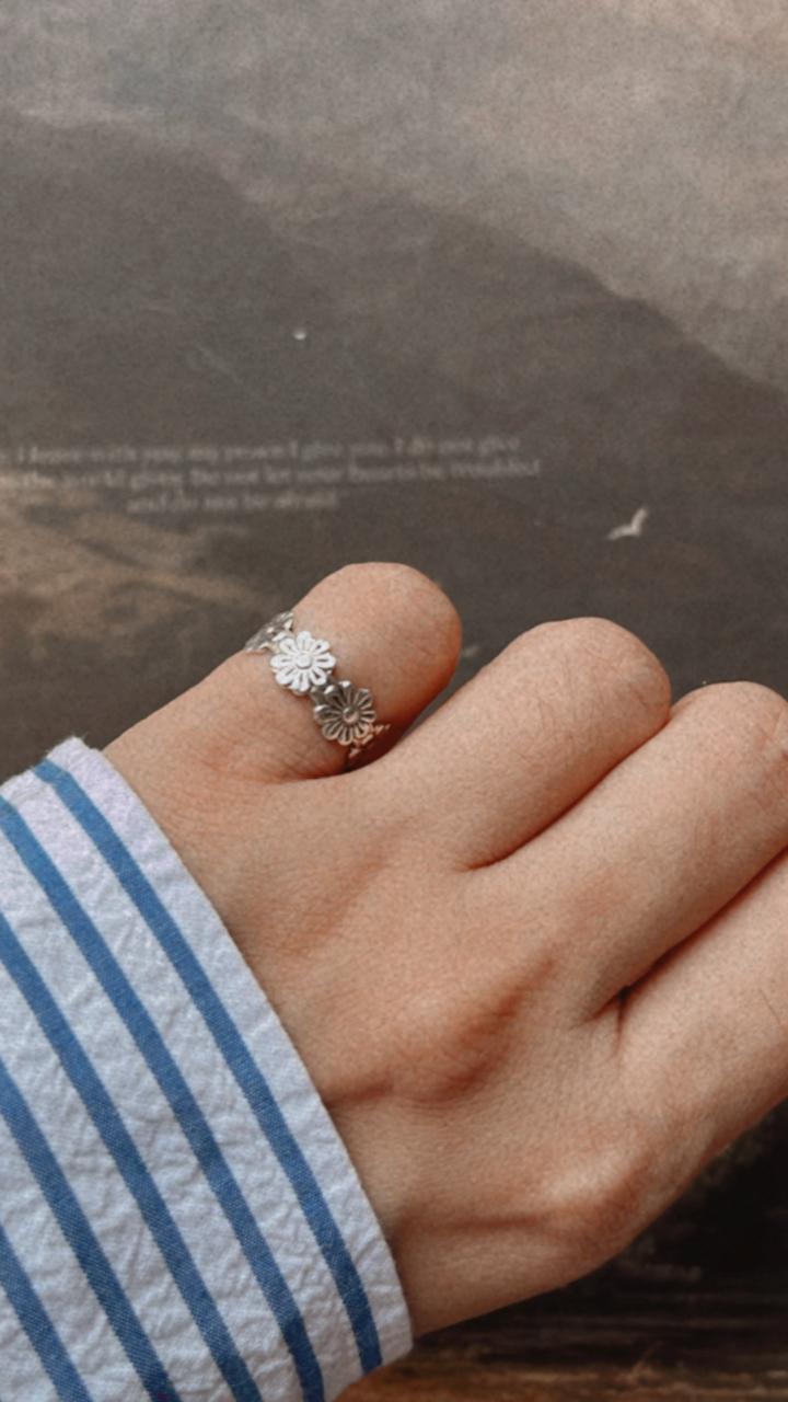 Delicate Flower Sterling Silver Ring for Small Fingers