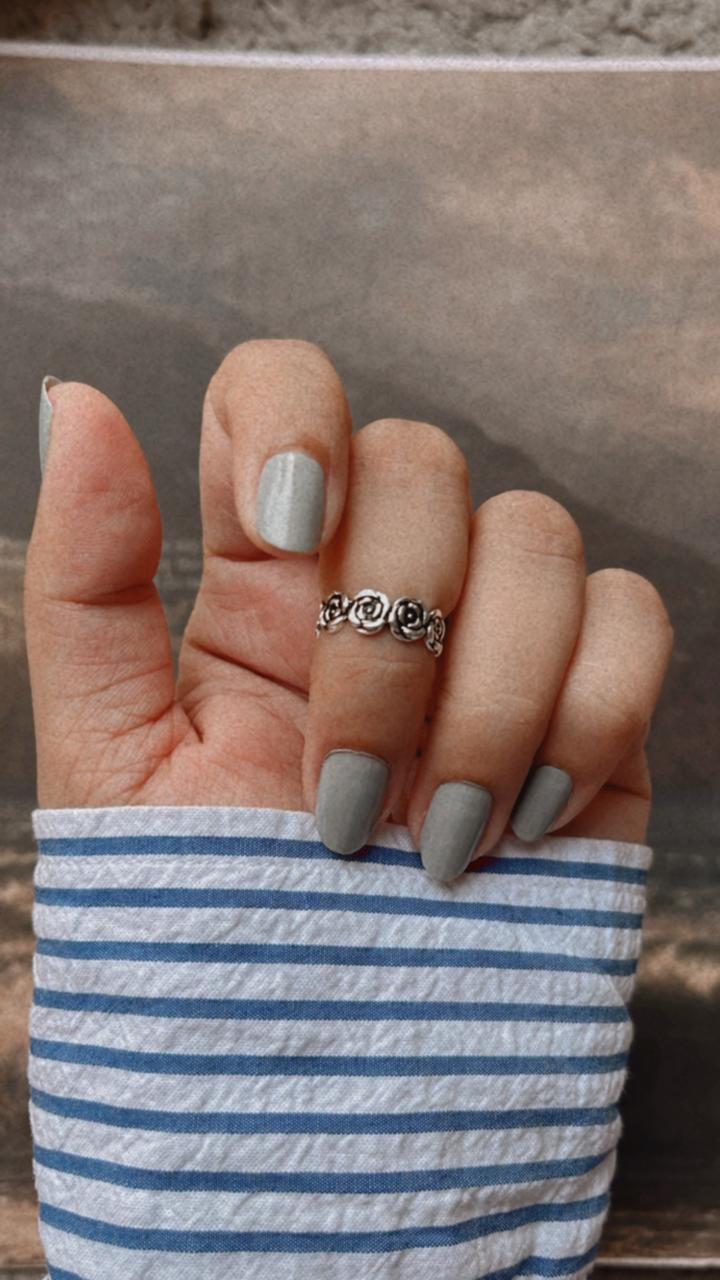 Elegant rose motif adjustable silver ring for mid or little finger