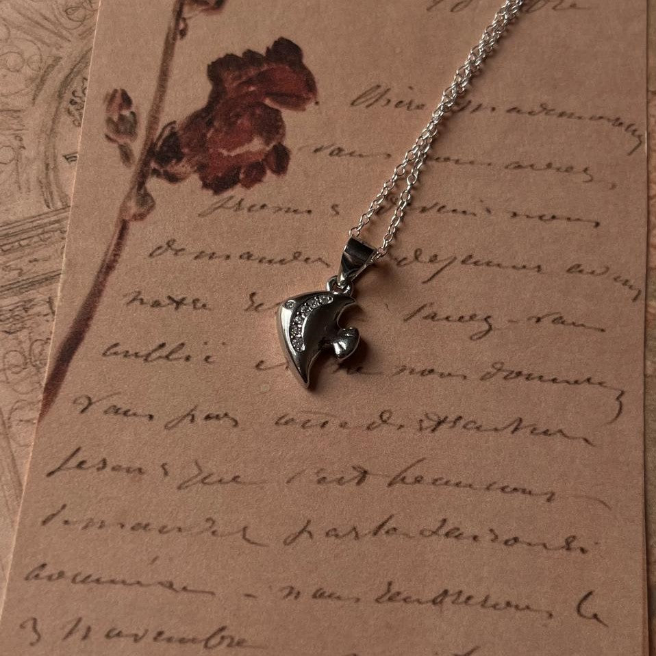Timeless Fish 8 silver necklace with intricate fish detailing