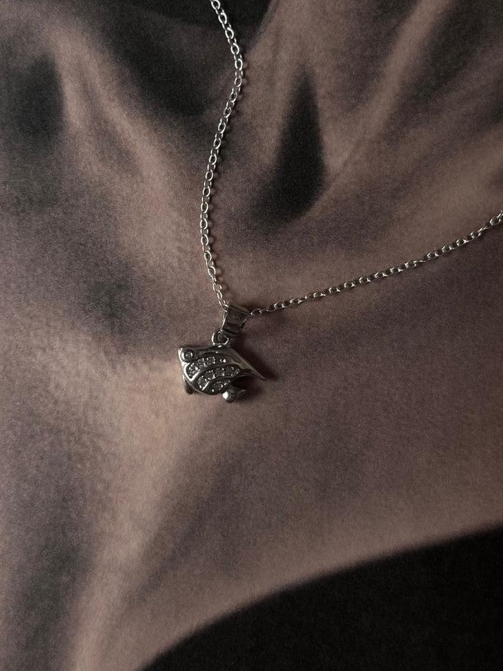 Timeless Fish 7 silver necklace with a detailed aquatic motif
