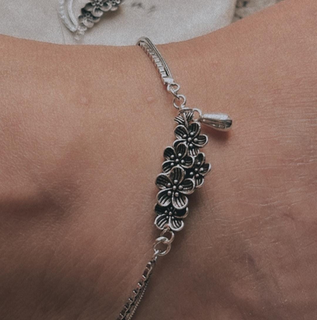 Versatile floral drop silver anklet ideal for casual or formal wear